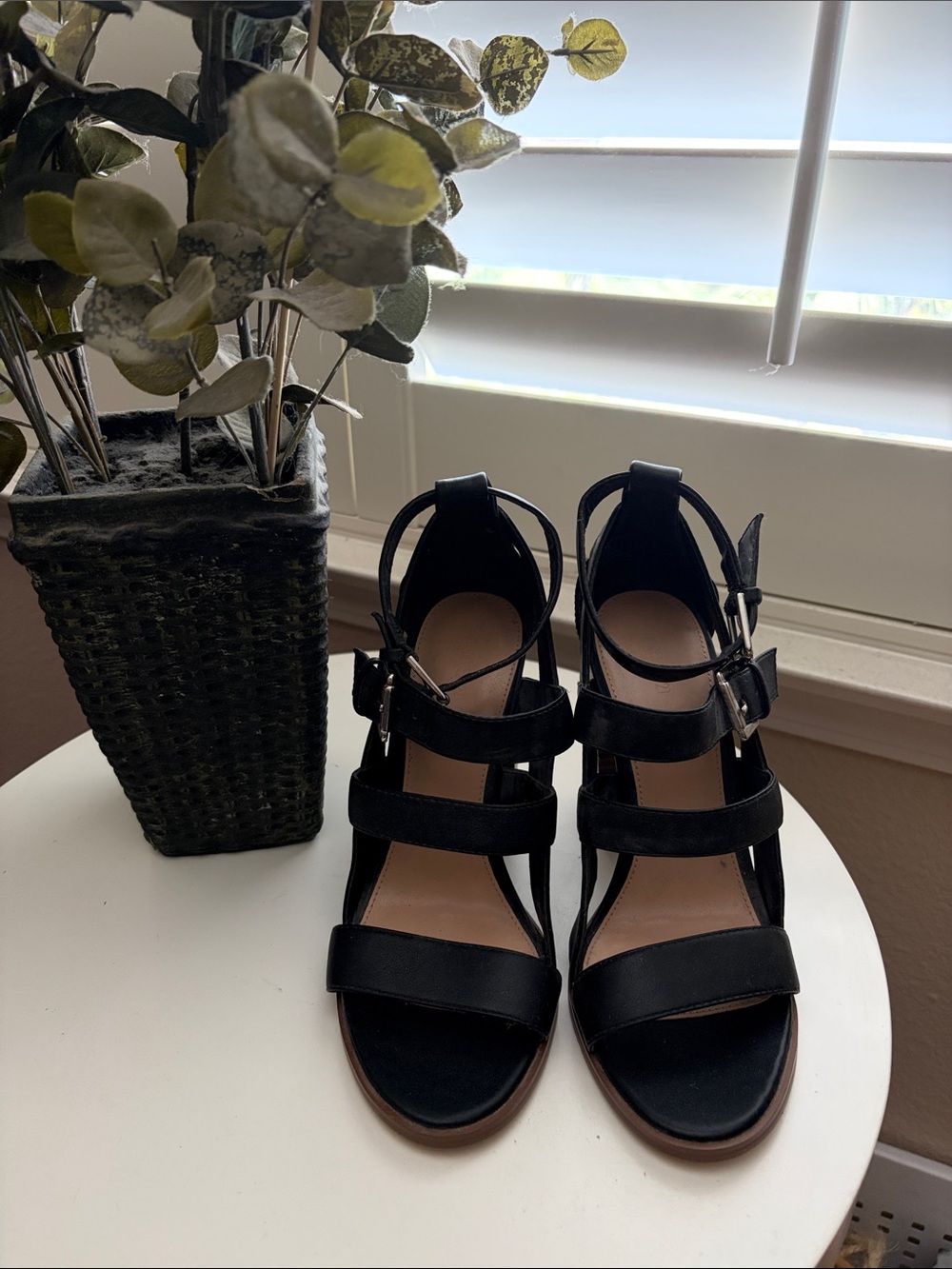 Forever 21 Black Strappy Buckle Heeled Sandals